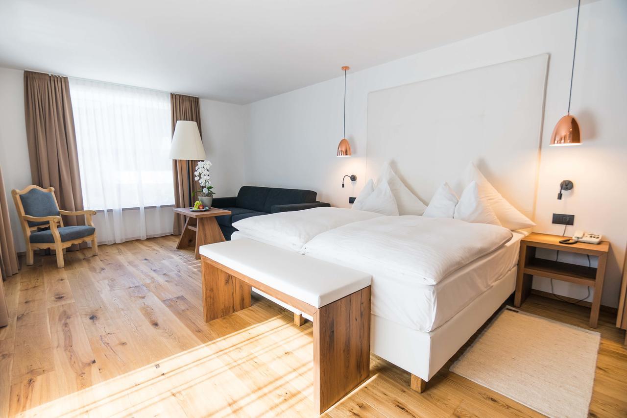 Hotel Conturines San Cassiano  Bagian luar foto